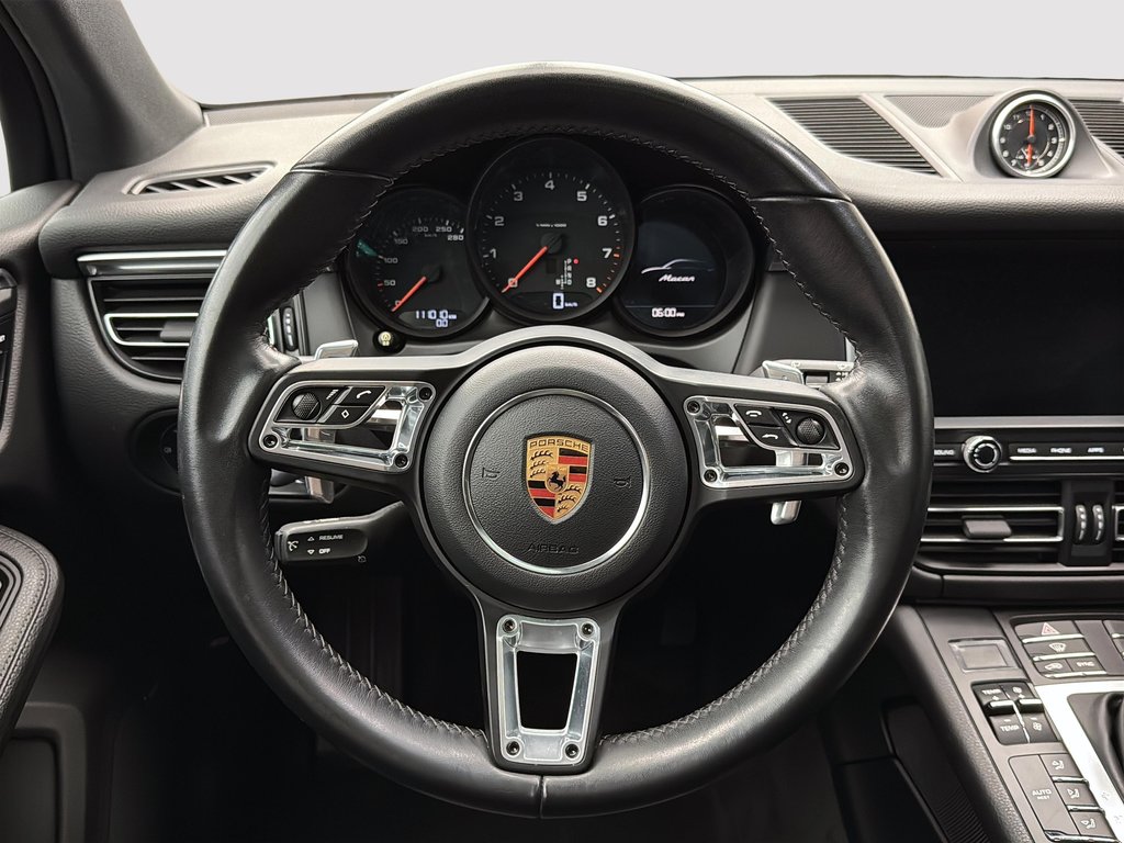 2019 Porsche Macan Premium Package Plus in Laval, Quebec - 14 - w1024h768px