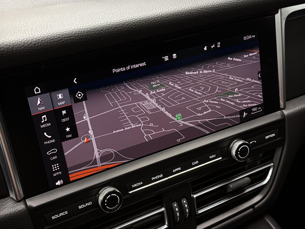 2019 Porsche Macan Premium Package Plus in Laval, Quebec - 17 - w1024h768px