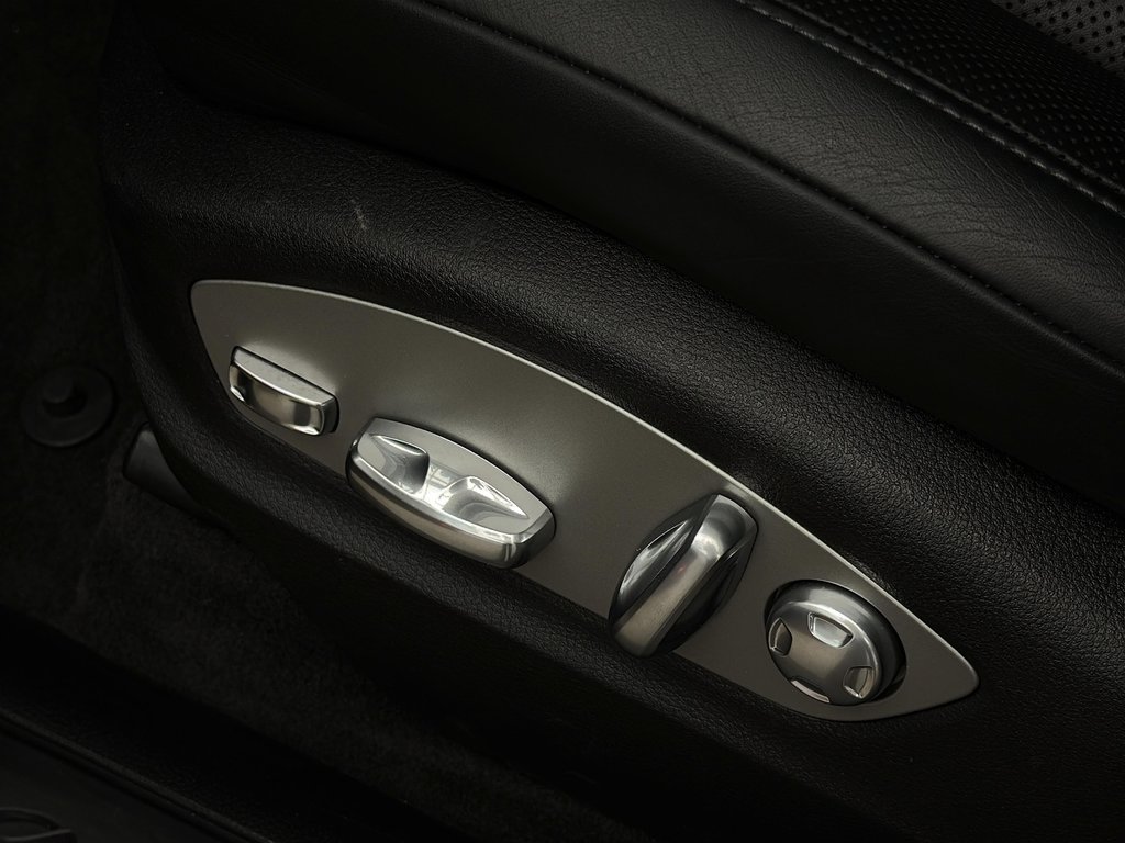 2019 Porsche Macan Premium Package Plus in Laval, Quebec - 25 - w1024h768px