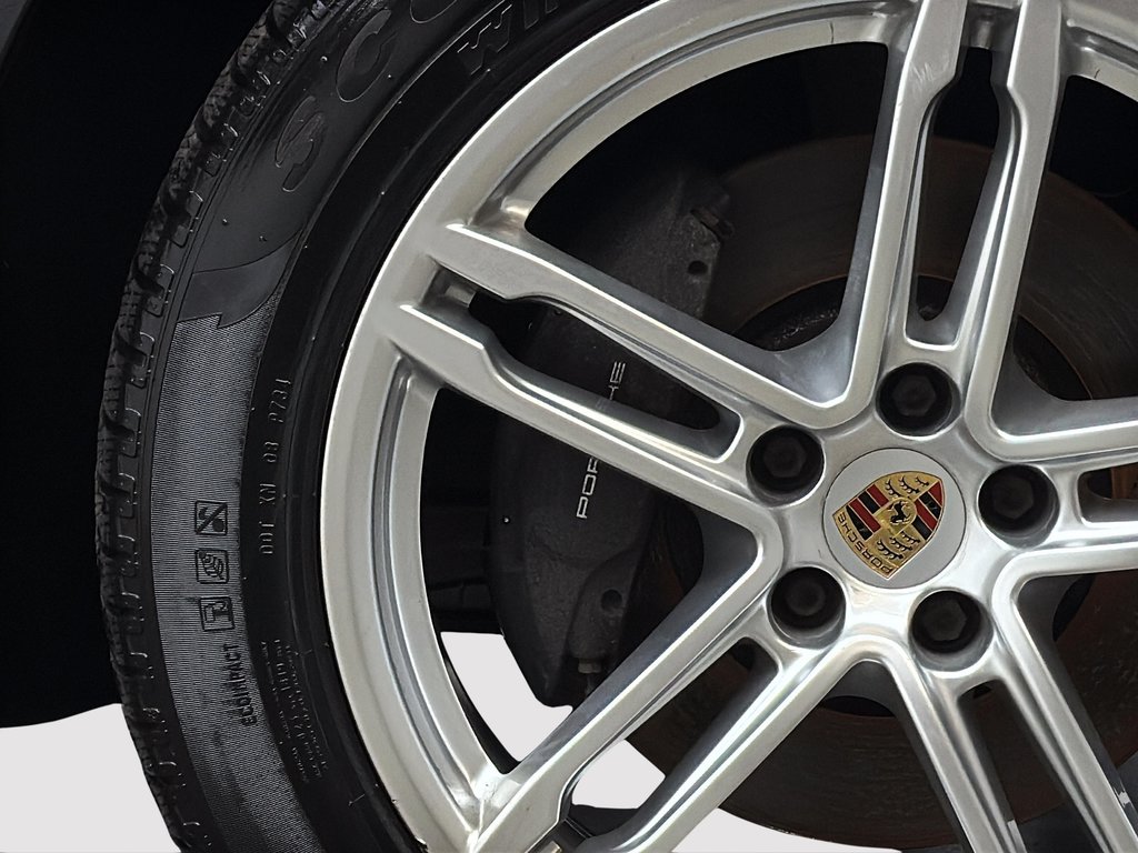 2019 Porsche Macan Premium Package Plus in Laval, Quebec - 9 - w1024h768px