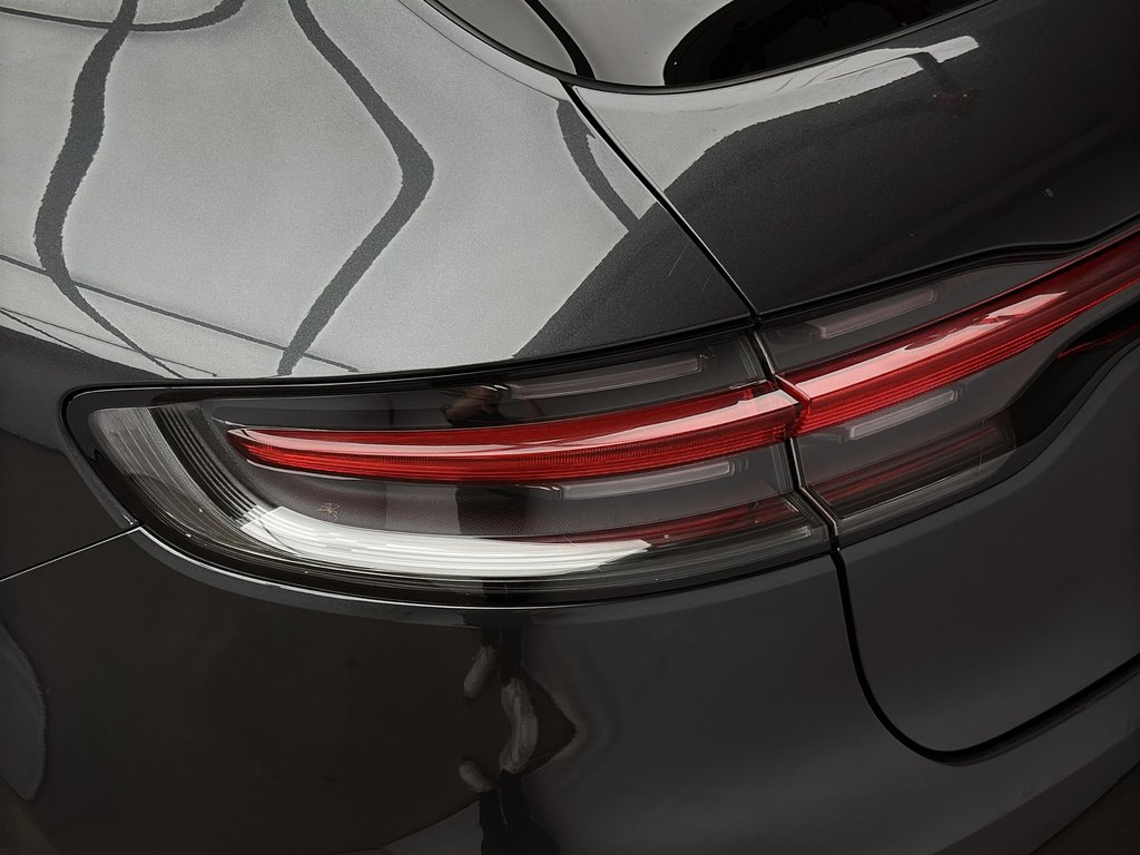 2019 Porsche Macan Premium Package Plus in Laval, Quebec - 11 - w1024h768px