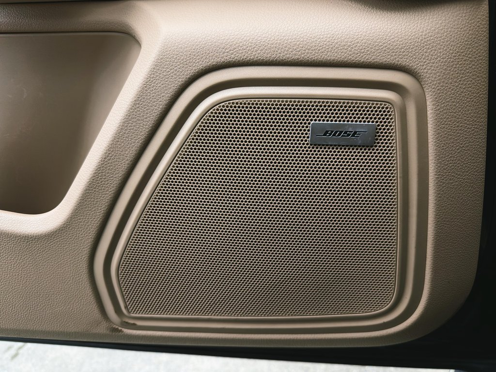 Porsche Macan Turbo Premium Package Plus 2020 à Laval, Québec - 32 - w1024h768px