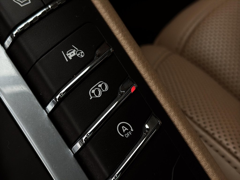 Porsche Macan Turbo Premium Package Plus 2020 à Laval, Québec - 22 - w1024h768px