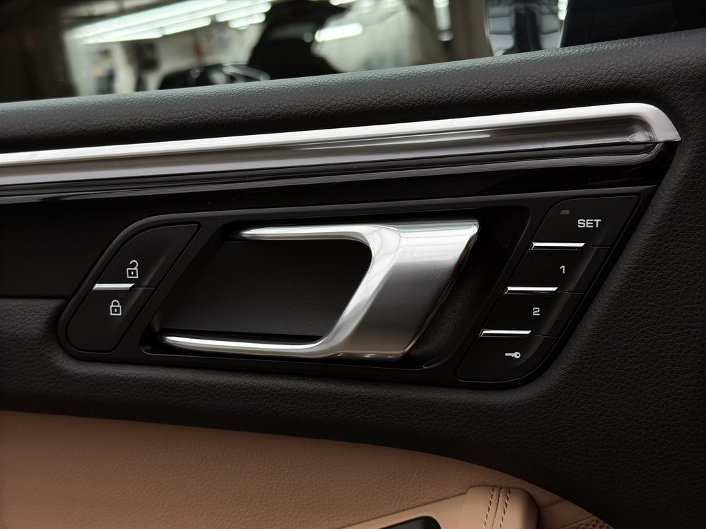 Porsche Macan Turbo Premium Package Plus 2020 à Laval, Québec - 29 - w1024h768px