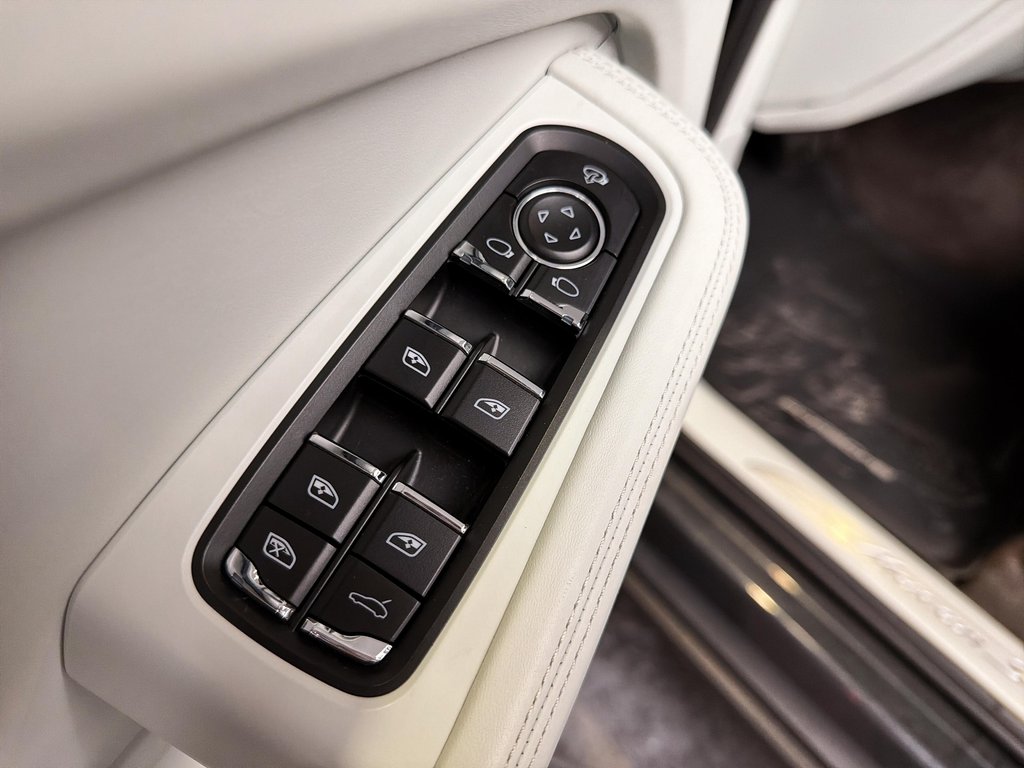 Porsche Macan S V6 Premium Package Plus 2020 à Laval, Québec - 31 - w1024h768px