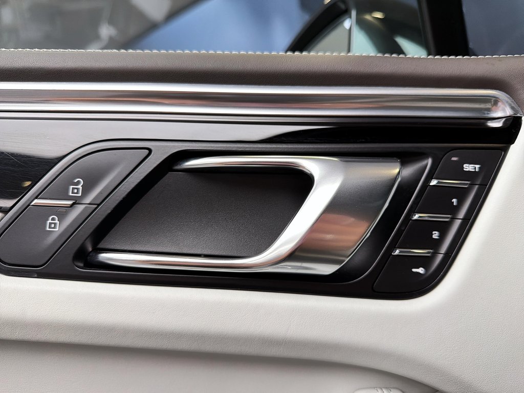 Porsche Macan S V6 Premium Package Plus 2020 à Laval, Québec - 30 - w1024h768px