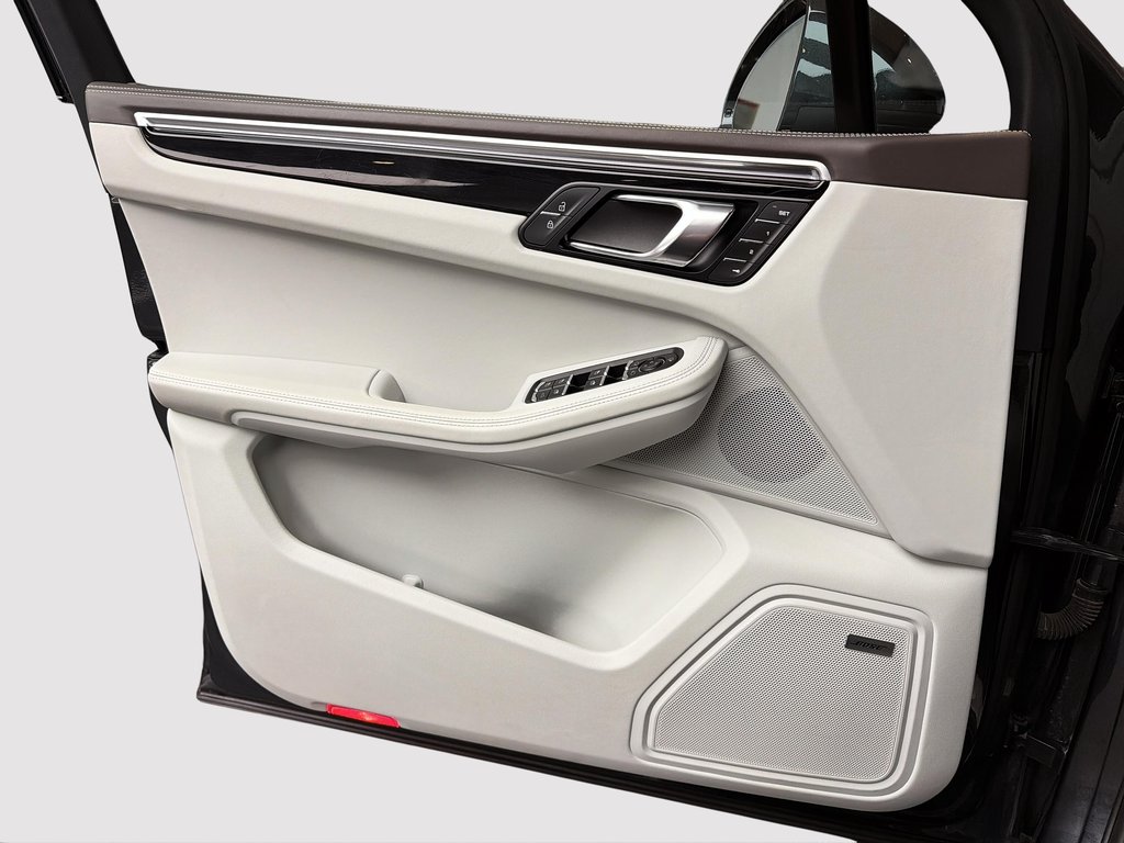 Porsche Macan S V6 Premium Package Plus 2020 à Laval, Québec - 29 - w1024h768px