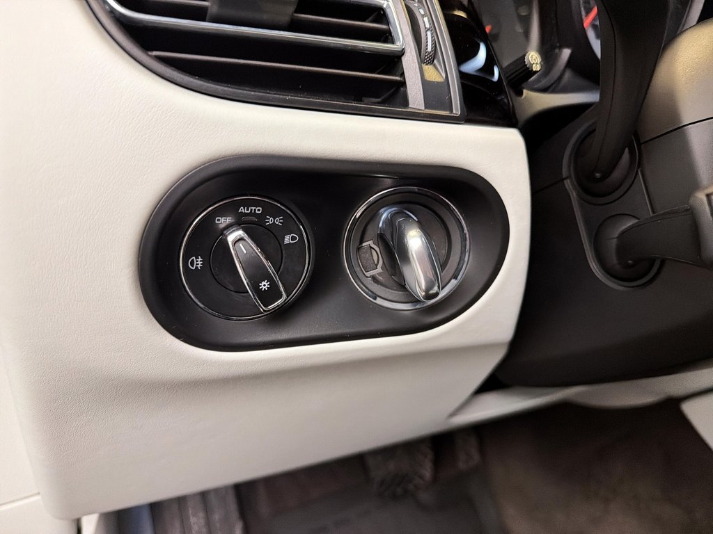 Porsche Macan S V6 Premium Package Plus 2020 à Laval, Québec - 16 - w1024h768px
