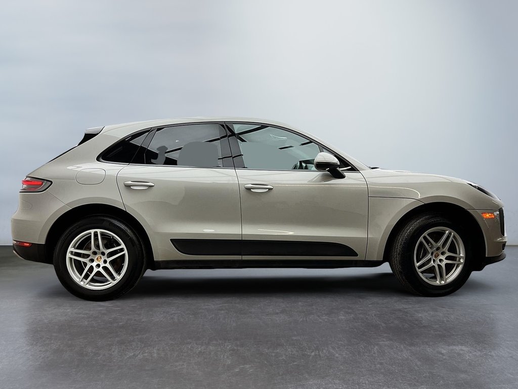 2021  Macan Premium Package in Laval, Quebec - 5 - w1024h768px