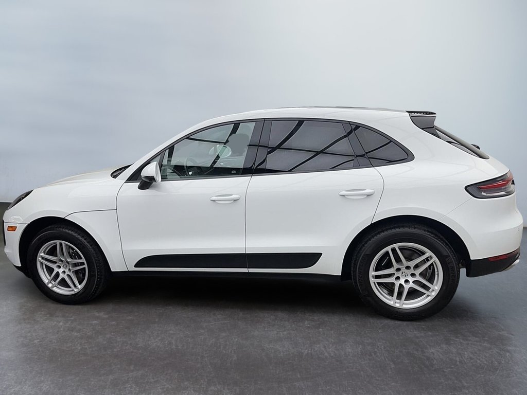 2021  Macan Premium Plus Package in Laval, Quebec - 2 - w1024h768px