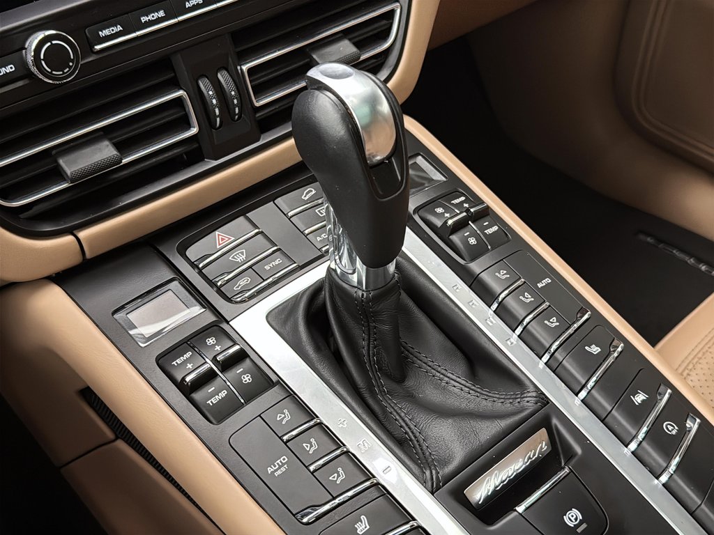2021 Porsche Macan 20 Macan Turbo Wheels in Laval, Quebec - 17 - w1024h768px