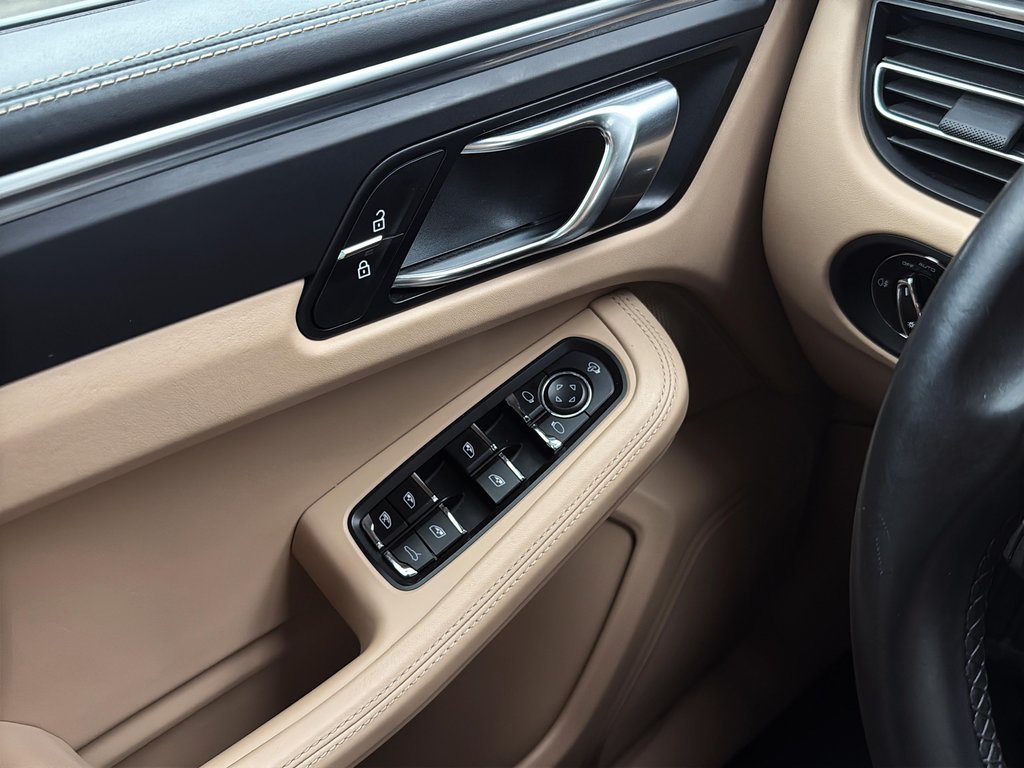 2021 Porsche Macan 20 Macan Turbo Wheels in Laval, Quebec - 23 - w1024h768px