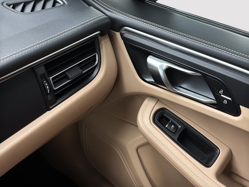 2021 Porsche Macan 20 Macan Turbo Wheels in Laval, Quebec - 30 - w1024h768px