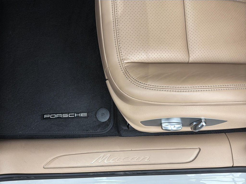 2021 Porsche Macan 20 Macan Turbo Wheels in Laval, Quebec - 24 - w1024h768px