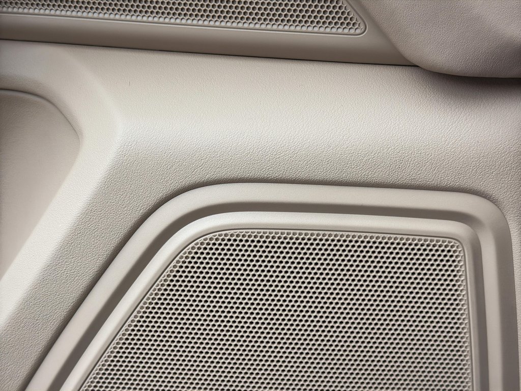 2021 Porsche Macan 20 Macan Turbo Wheels in Laval, Quebec - 25 - w1024h768px