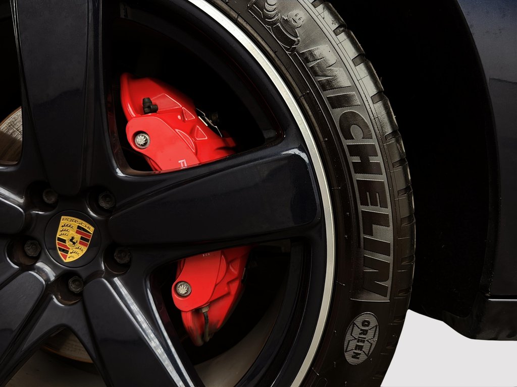 Porsche Macan GTS avec option ensemble intérieur GTS 2021 à Laval, Québec - 12 - w1024h768px