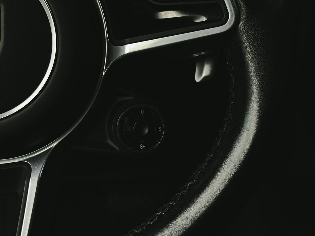 Porsche Macan GTS avec option ensemble intérieur GTS 2021 à Laval, Québec - 14 - w1024h768px