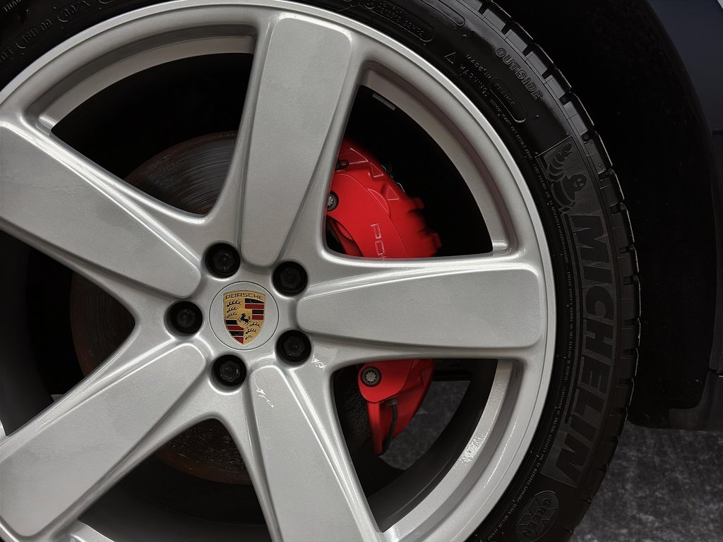 Porsche Macan GTS avec option ensemble intérieur GTS 2021 à Laval, Québec - 12 - w1024h768px