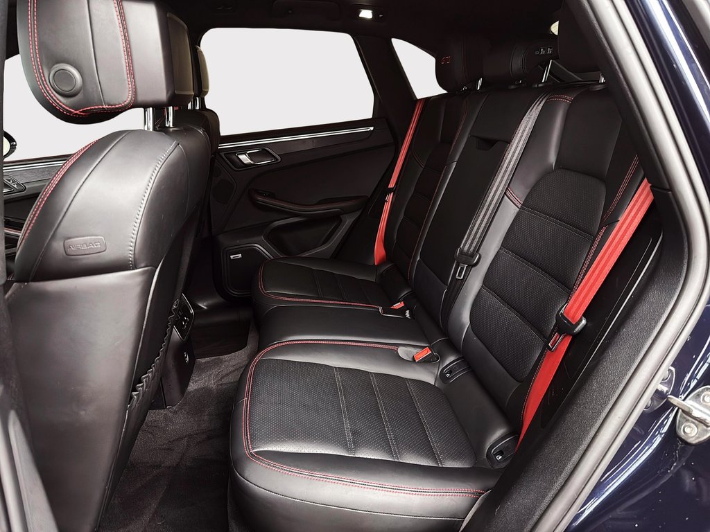 Porsche Macan GTS avec option ensemble intérieur GTS 2021 à Laval, Québec - 22 - w1024h768px