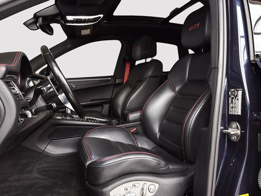 Porsche Macan GTS avec option ensemble intérieur GTS 2021 à Laval, Québec - 28 - w1024h768px