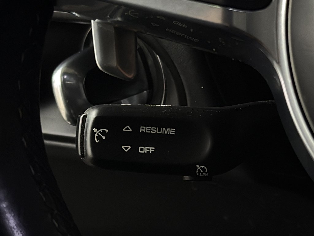 Porsche Macan GTS avec option ensemble intérieur GTS 2021 à Laval, Québec - 15 - w1024h768px