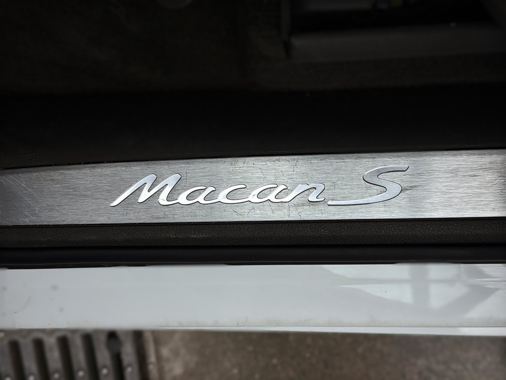 2021 Porsche Macan S V6 Premium Plus Package in Laval, Quebec - 31 - w1024h768px