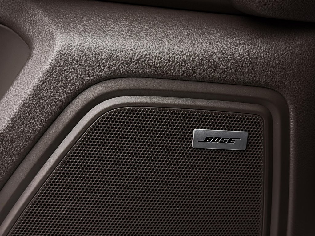 2021 Porsche Macan S V6 Premium Plus Package in Laval, Quebec - 32 - w1024h768px