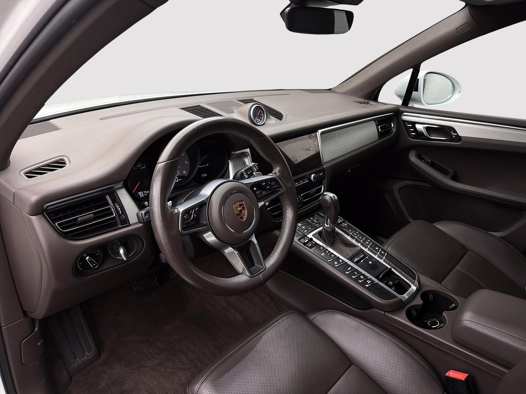 2021 Porsche Macan S V6 Premium Plus Package in Laval, Quebec - 13 - w1024h768px