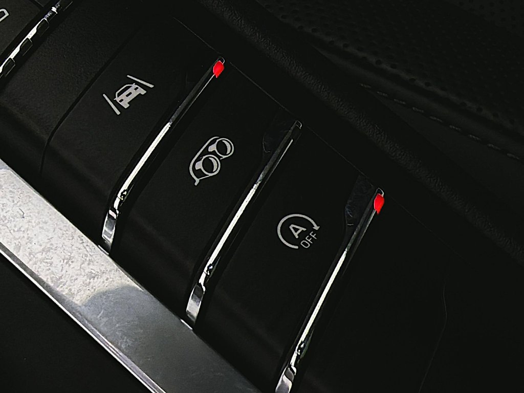 Porsche Macan GTS 2021 à Laval, Québec - 21 - w1024h768px