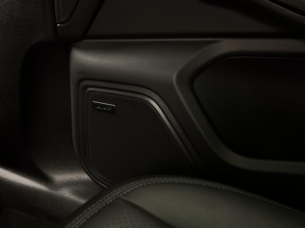 Porsche Macan Premium Package Plus 2022 à Laval, Québec - 27 - w1024h768px