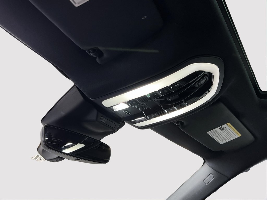Porsche Macan Premium Package Plus 2022 à Laval, Québec - 21 - w1024h768px
