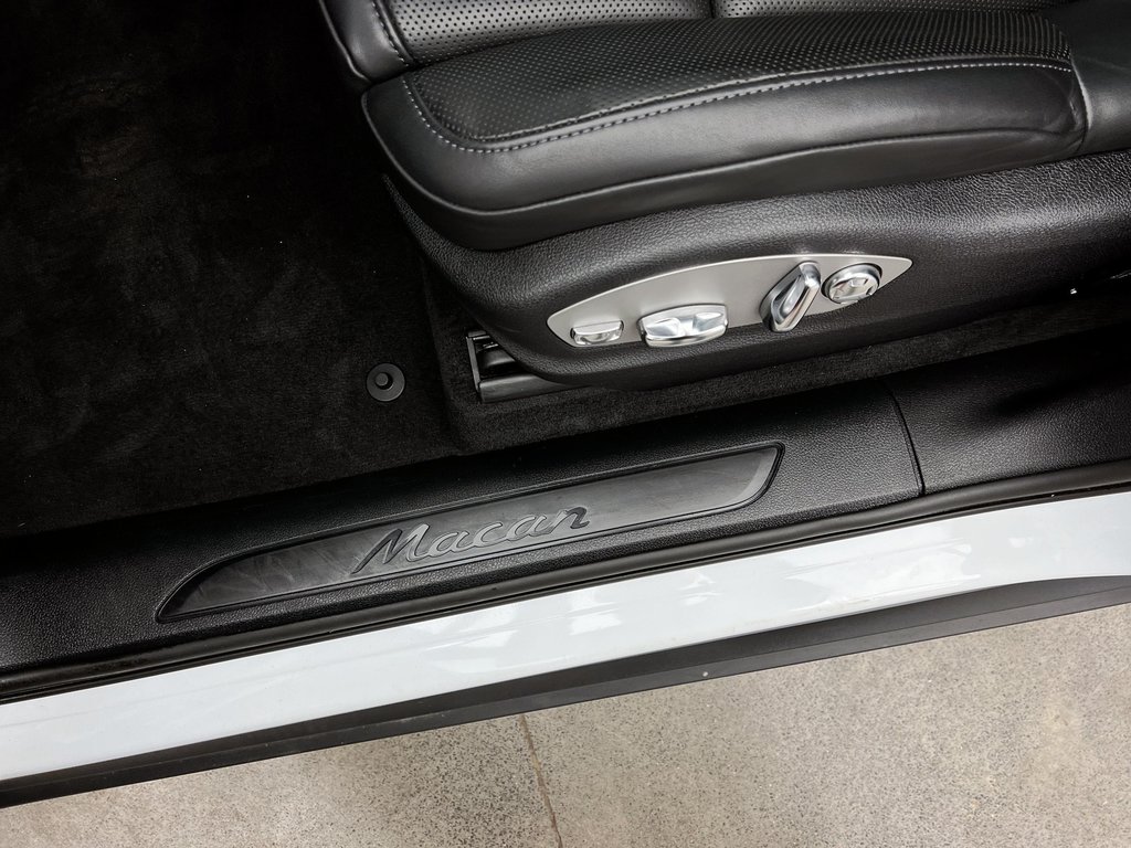 Porsche Macan Premium Package Plus 2022 à Laval, Québec - 26 - w1024h768px
