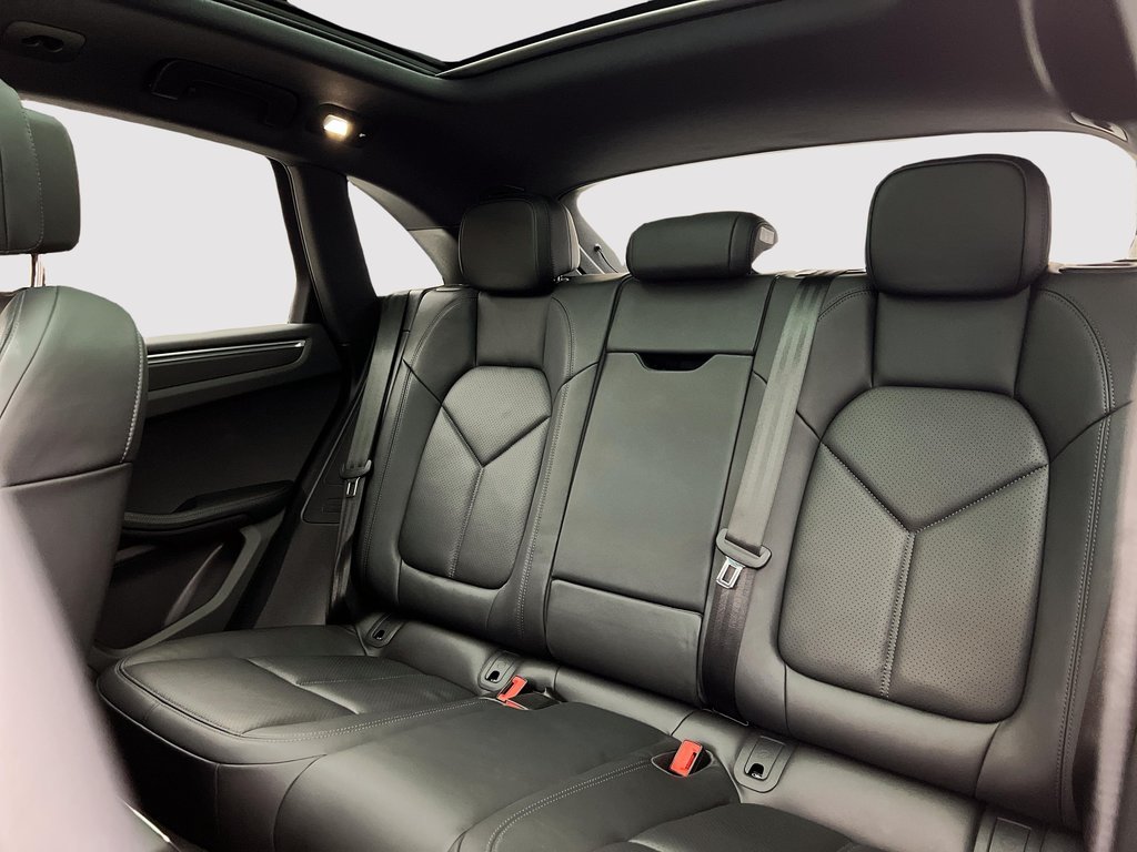 Porsche Macan Premium Package Plus 2022 à Laval, Québec - 22 - w1024h768px