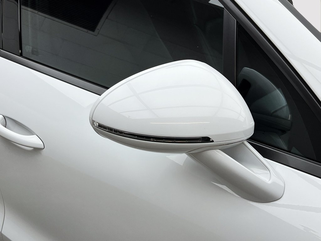 Porsche Macan Premium Package Plus 2022 à Laval, Québec - 13 - w1024h768px