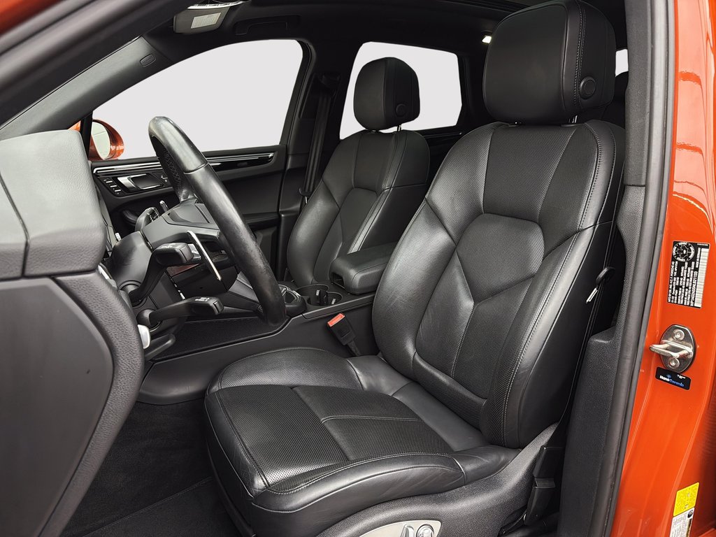 2022 Porsche Macan S V6 375HP Premium Package Plus in Laval, Quebec - 15 - w1024h768px