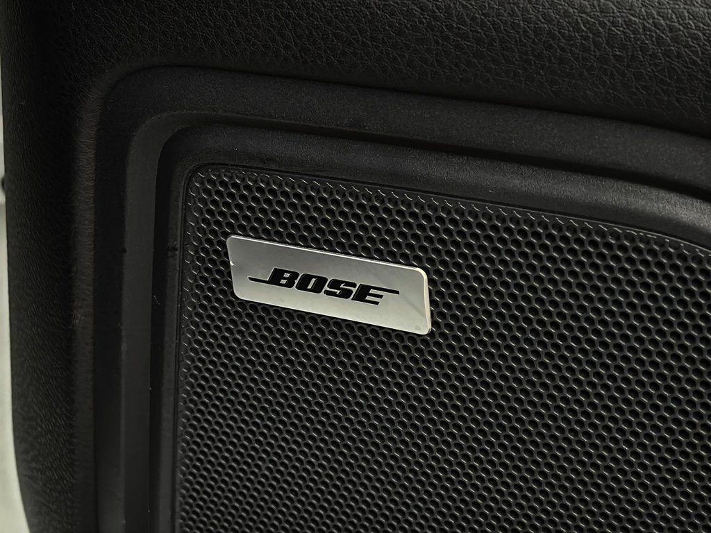 Porsche Macan Premium Package Plus 2022 à Laval, Québec - 26 - w1024h768px