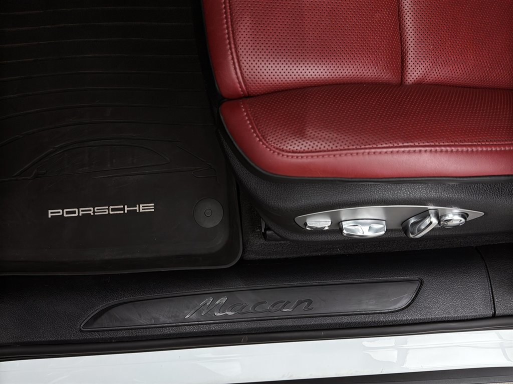 Porsche Macan Premium Package Plus 2022 à Laval, Québec - 25 - w1024h768px