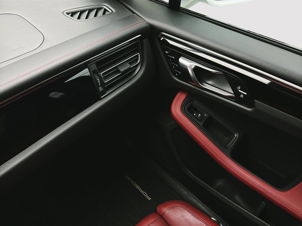 Porsche Macan Premium Package Plus 2022 à Laval, Québec - 31 - w1024h768px