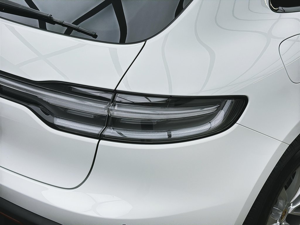 Porsche Macan Premium Package Plus 2022 à Laval, Québec - 12 - w1024h768px