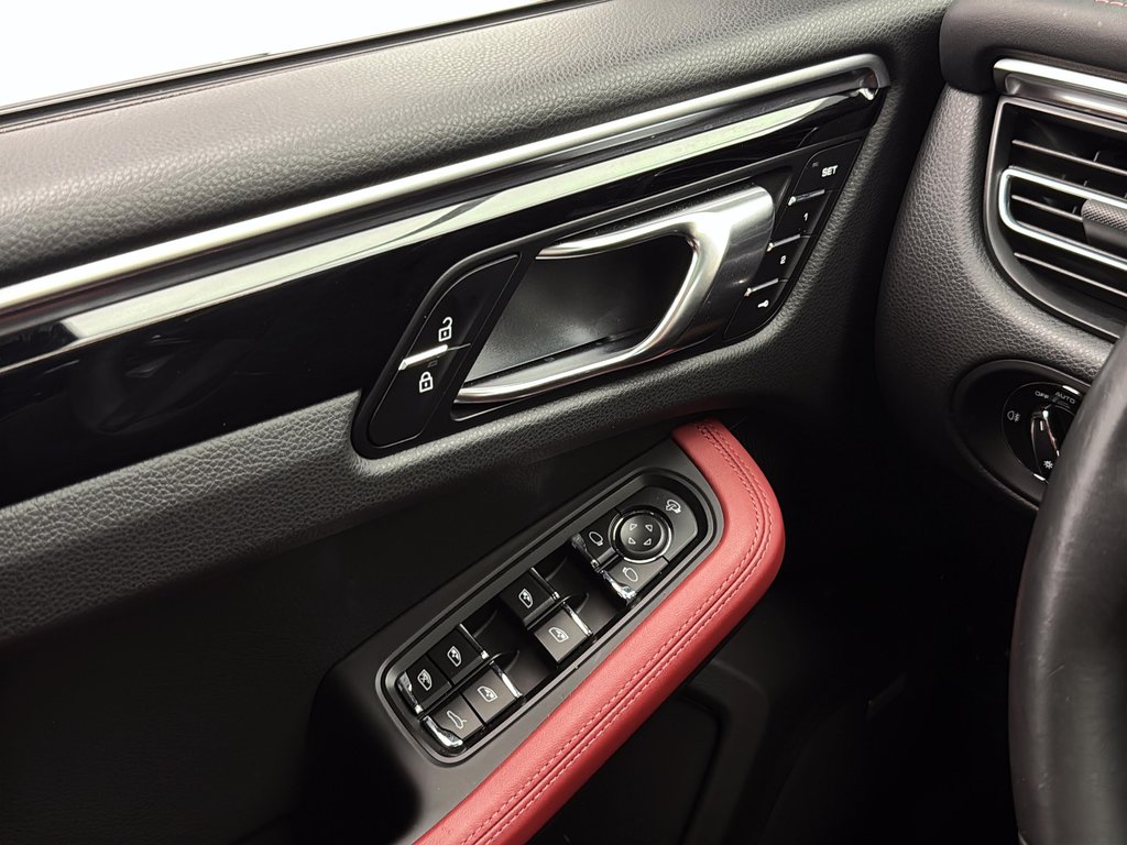 Porsche Macan Premium Package Plus 2022 à Laval, Québec - 24 - w1024h768px