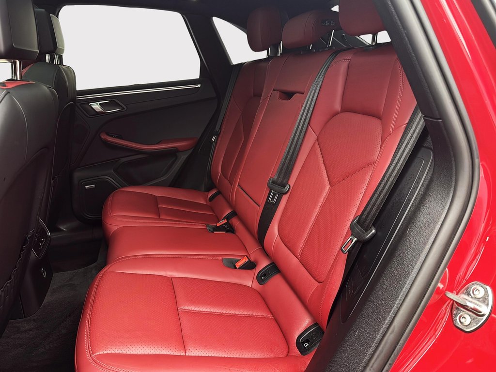 2022 Porsche Macan Premium Package Plus in Laval, Quebec - 23 - w1024h768px