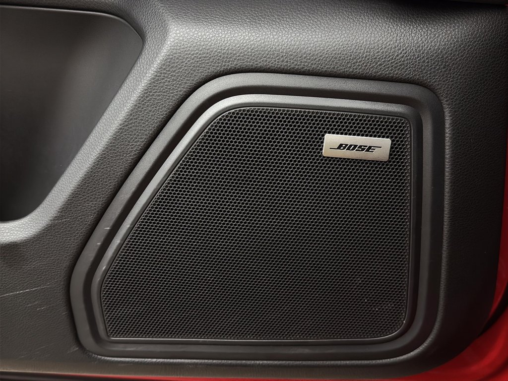 2022 Porsche Macan Premium Package Plus in Laval, Quebec - 32 - w1024h768px