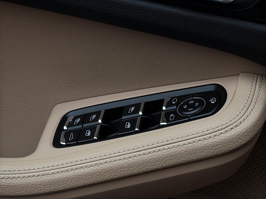 2022 Porsche Macan Toit panoramique in Laval, Quebec - 28 - w1024h768px