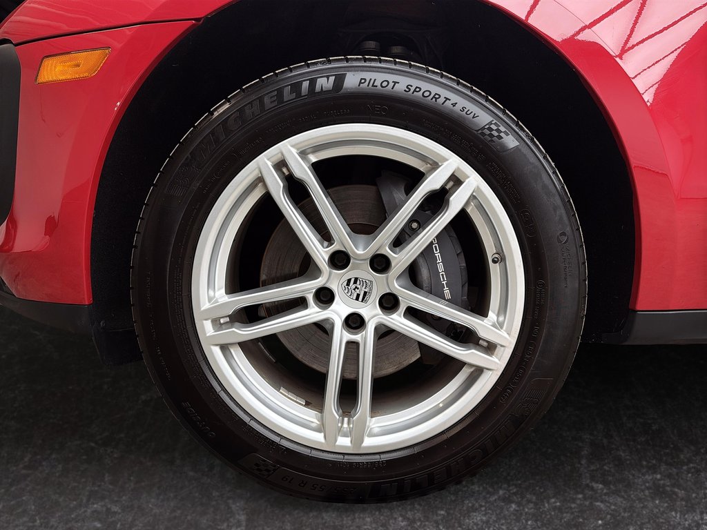 2022 Porsche Macan Toit panoramique in Laval, Quebec - 11 - w1024h768px