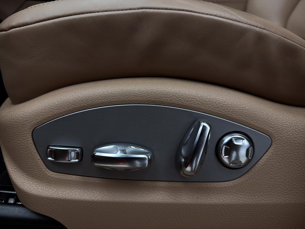 2022 Porsche Macan Toit panoramique in Laval, Quebec - 24 - w1024h768px