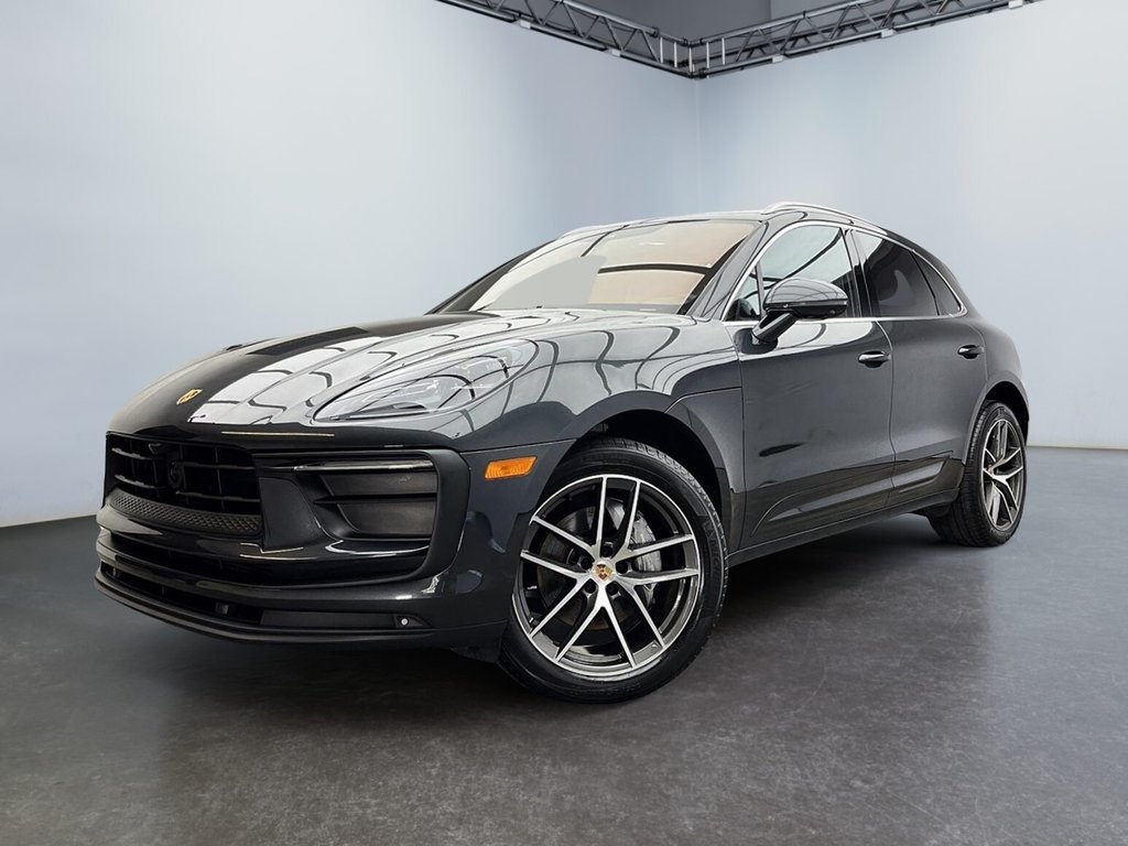 2023  Macan Premium Package Plus in Laval, Quebec - 1 - w1024h768px