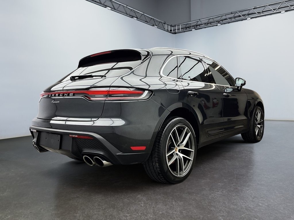 2023  Macan Premium Package Plus in Laval, Quebec - 5 - w1024h768px