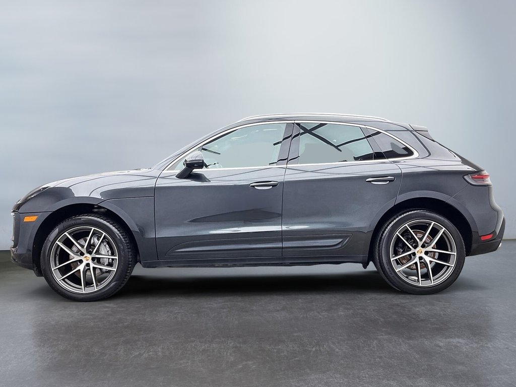 2023  Macan Premium Package Plus in Laval, Quebec - 2 - w1024h768px