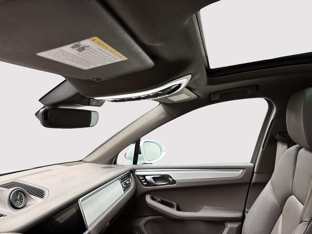 Porsche Macan Premium Package Plus 2023 à Laval, Québec - 25 - w1024h768px