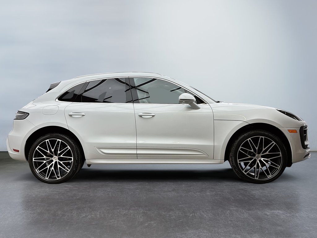 Porsche Macan Premium Package Plus 2023 à Laval, Québec - 5 - w1024h768px